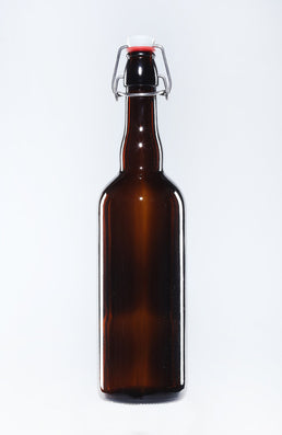 750ml Butelka piwa bursztynowego z ceramicznym korkiem z zamknięciem typu swing.